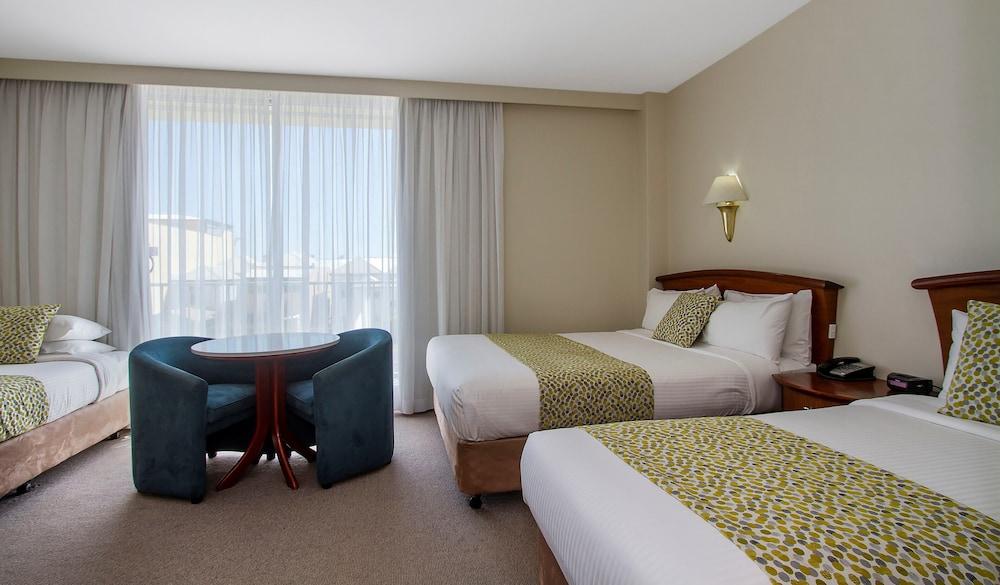 โนอาห์ ออน เดอะ บีช Hotel นิวแคสเซิล ภายนอก รูปภาพ