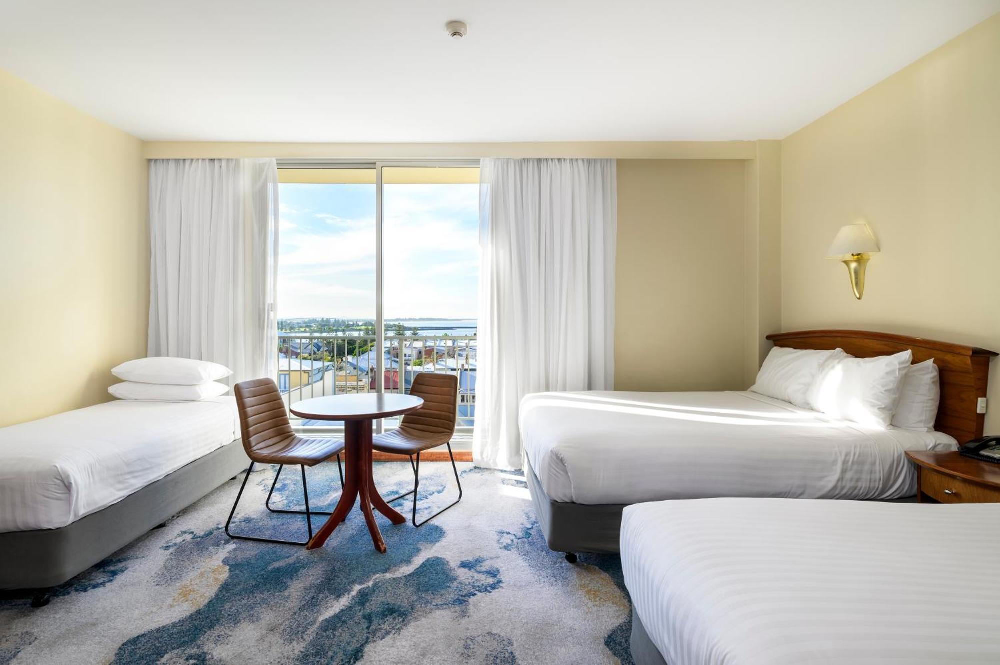 โนอาห์ ออน เดอะ บีช Hotel นิวแคสเซิล ภายนอก รูปภาพ