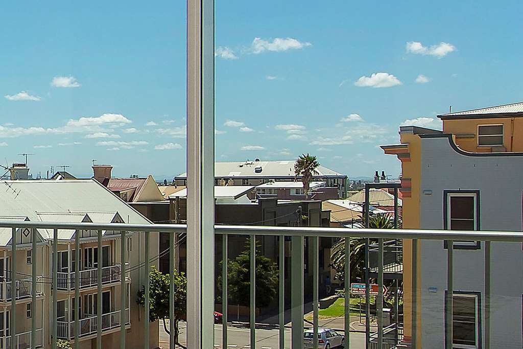 โนอาห์ ออน เดอะ บีช Hotel นิวแคสเซิล ภายนอก รูปภาพ